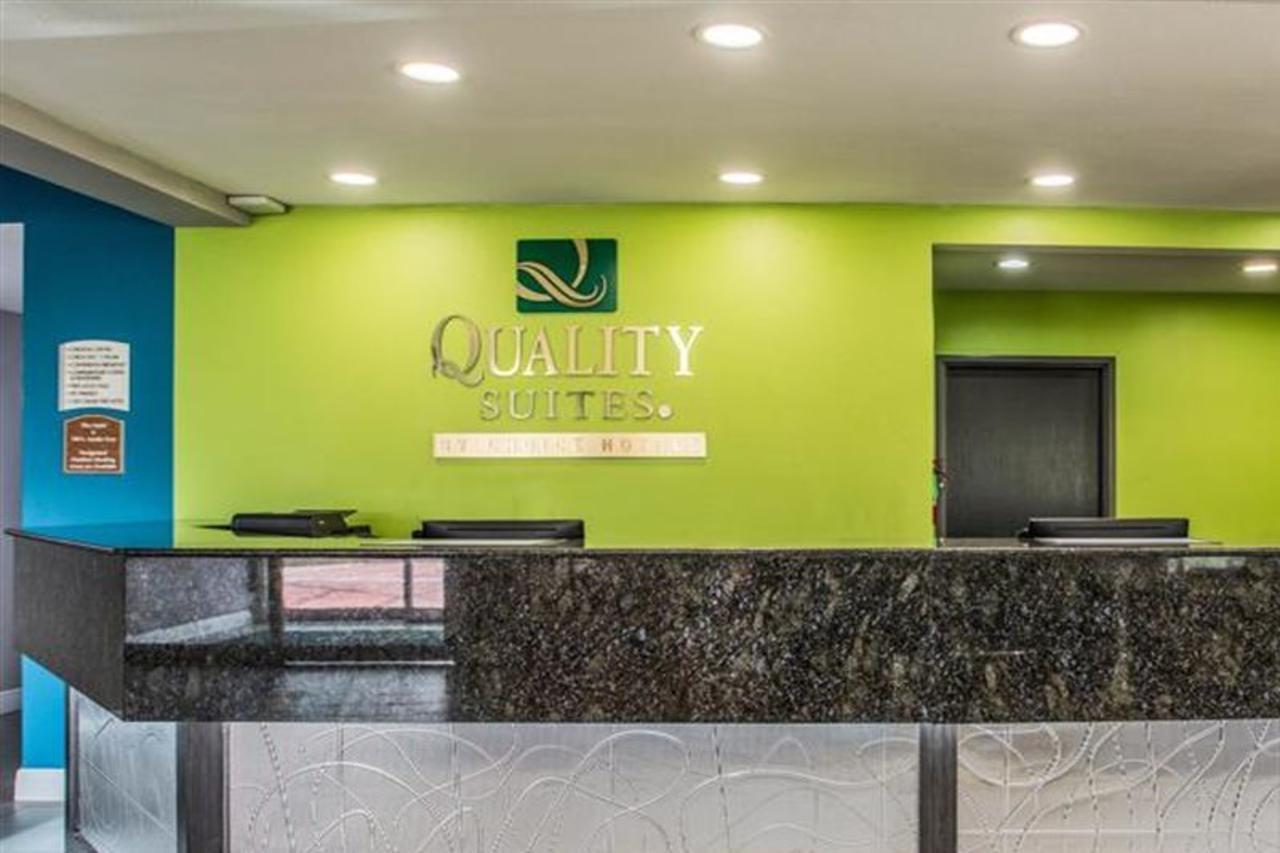 Quality Suites Lake Charles Downtown Exterior photo