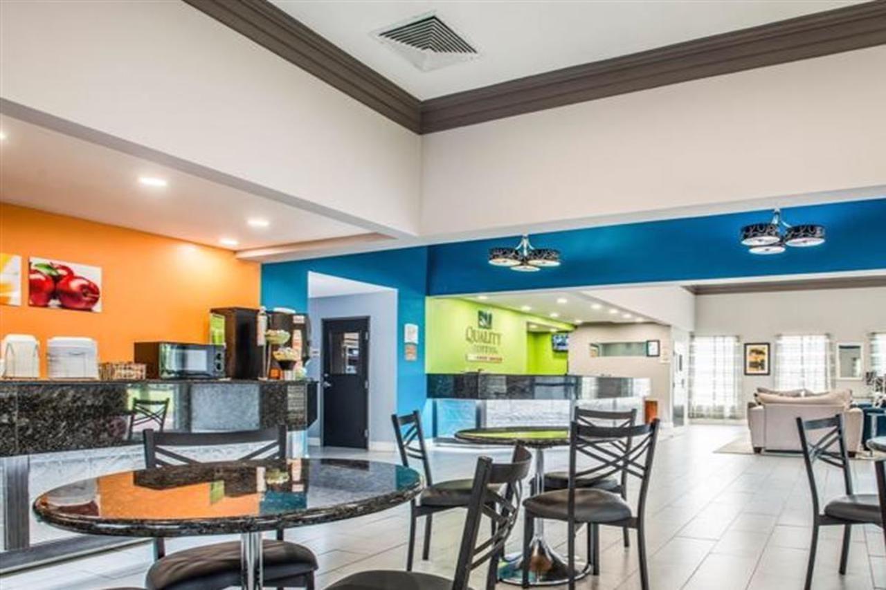 Quality Suites Lake Charles Downtown Exterior photo