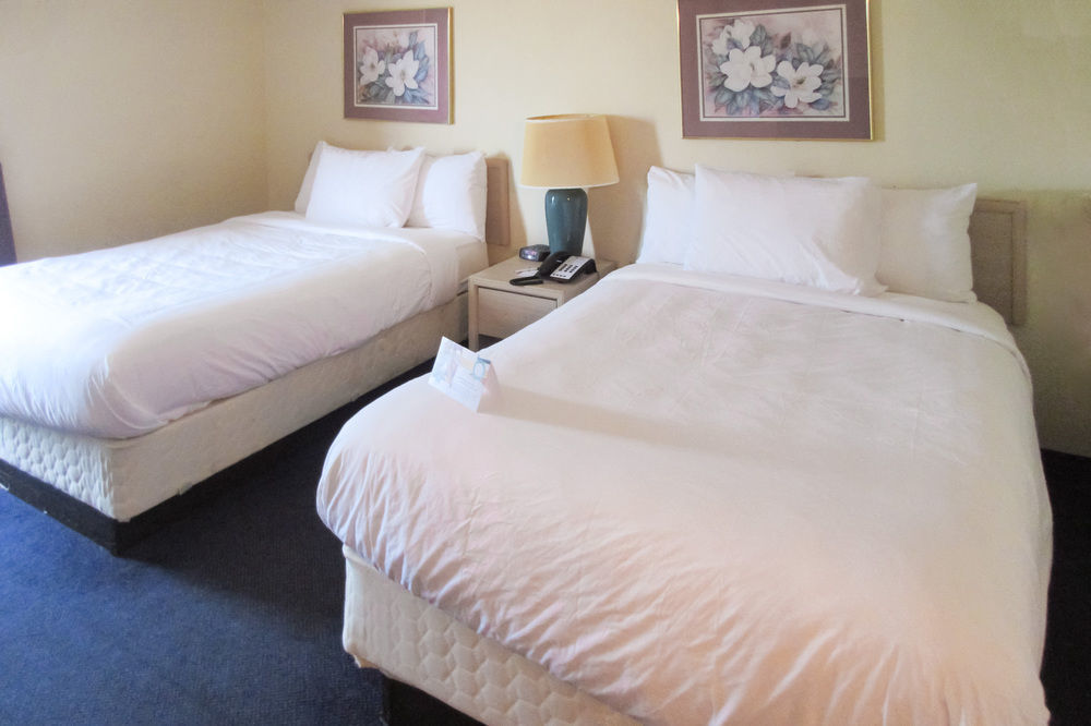 Quality Suites Lake Charles Downtown Exterior photo